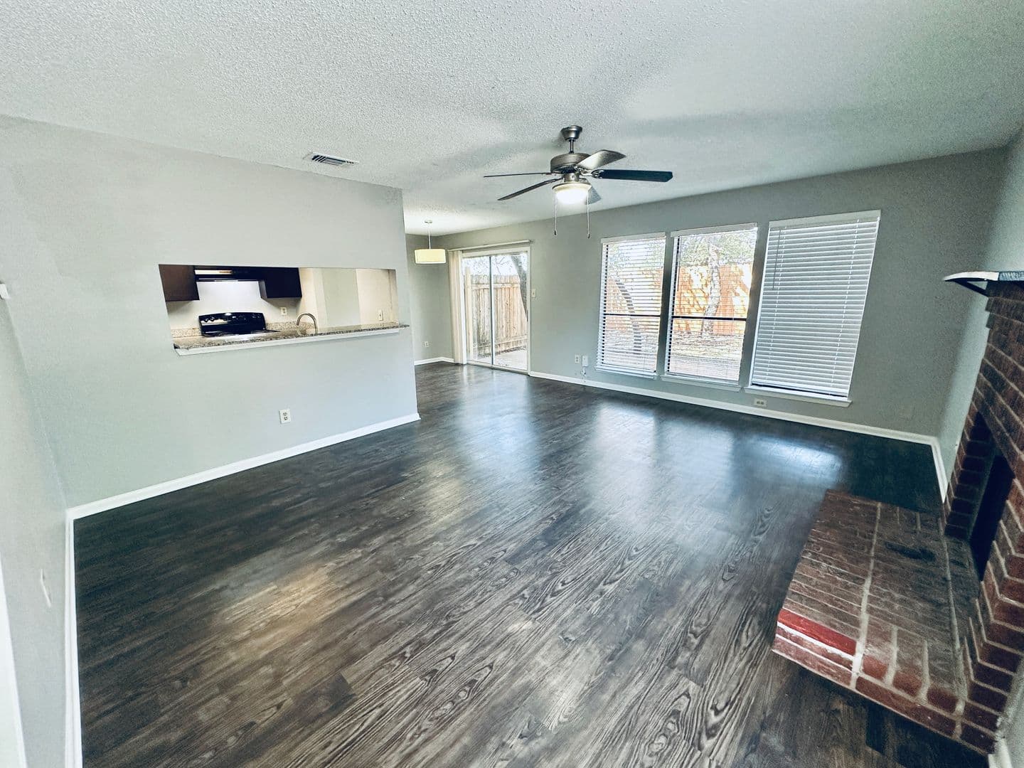Austin Multiplex: 2612 Gwendolyn Ln