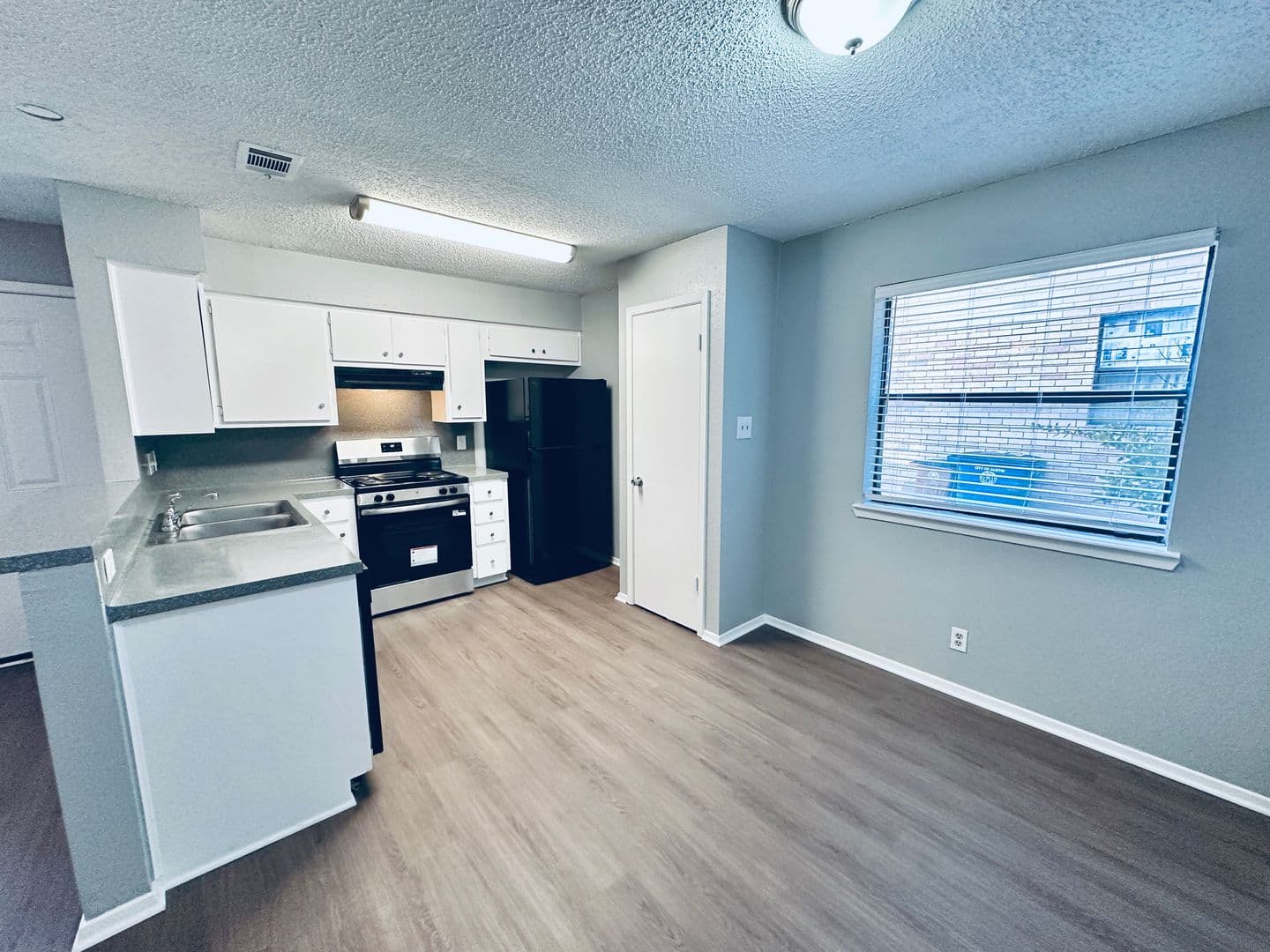 Austin Apartment: 5500 Rose Hill Circle