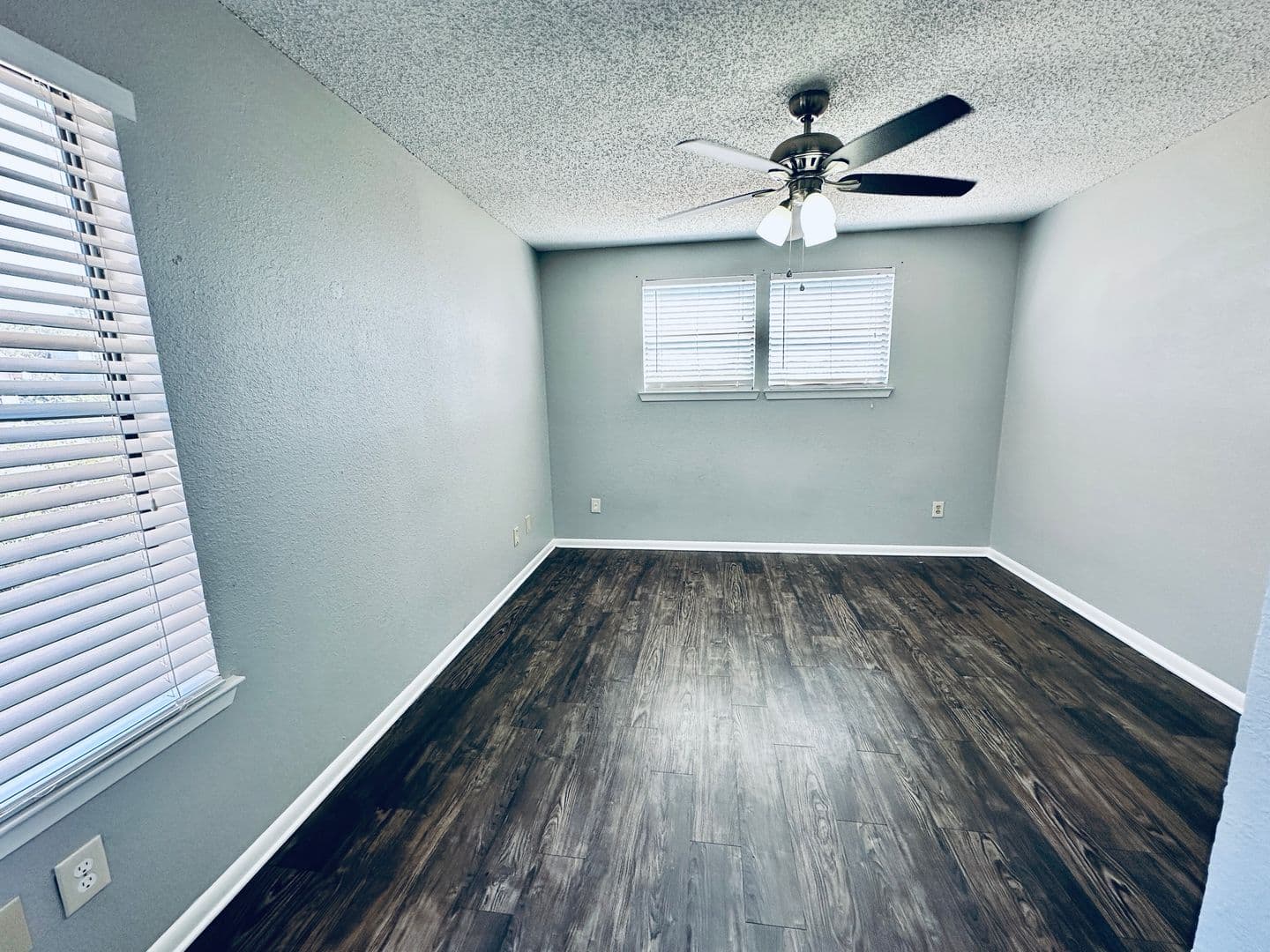 Austin Multiplex: 2612 Gwendolyn Ln