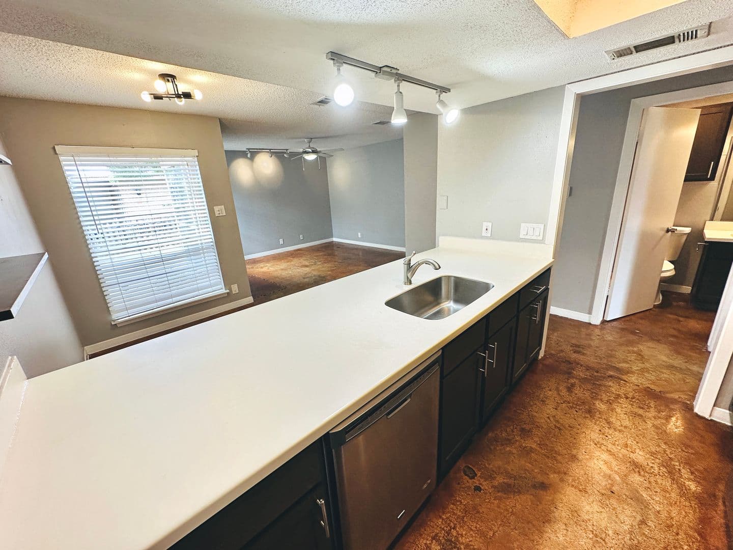 Austin Apartment: Willowrun Dr