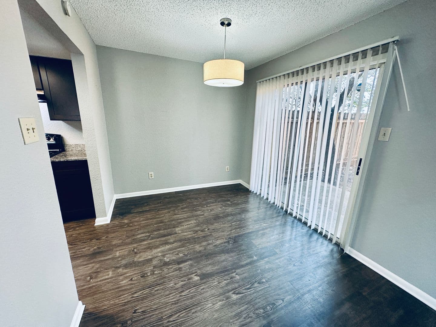 Austin Multiplex: 2612 Gwendolyn Ln