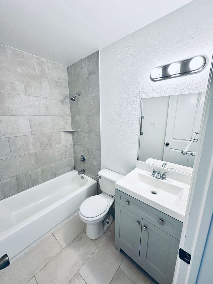 Austin Apartment: 5500 Rose Hill Circle