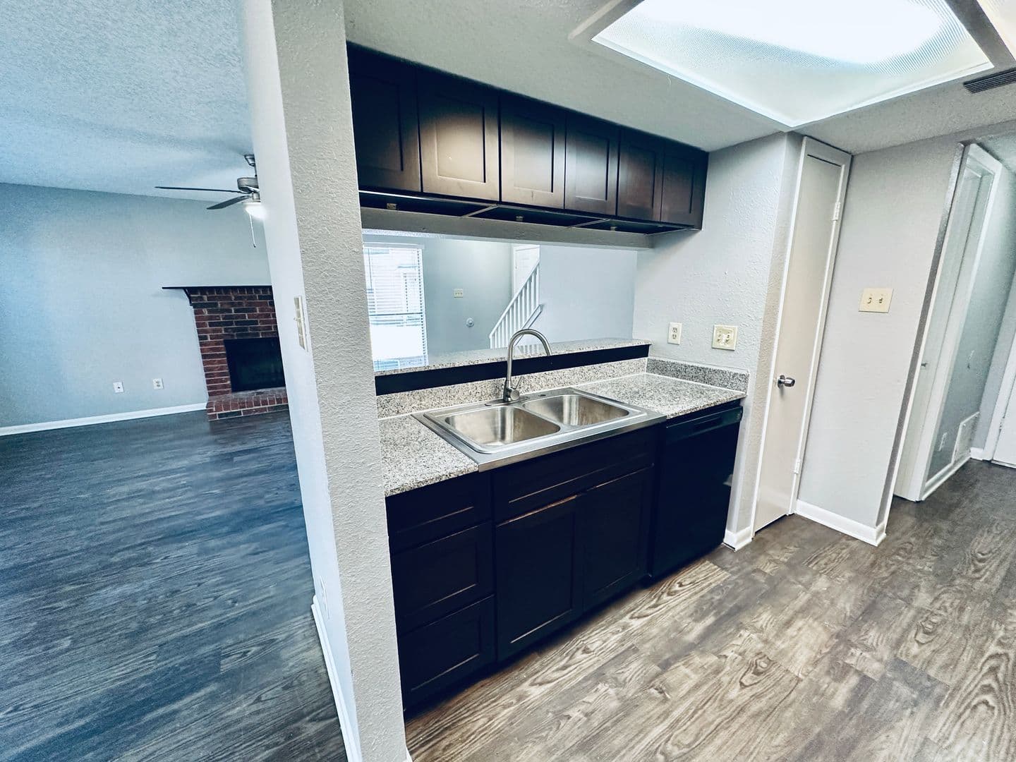 Austin Multiplex: 2612 Gwendolyn Ln