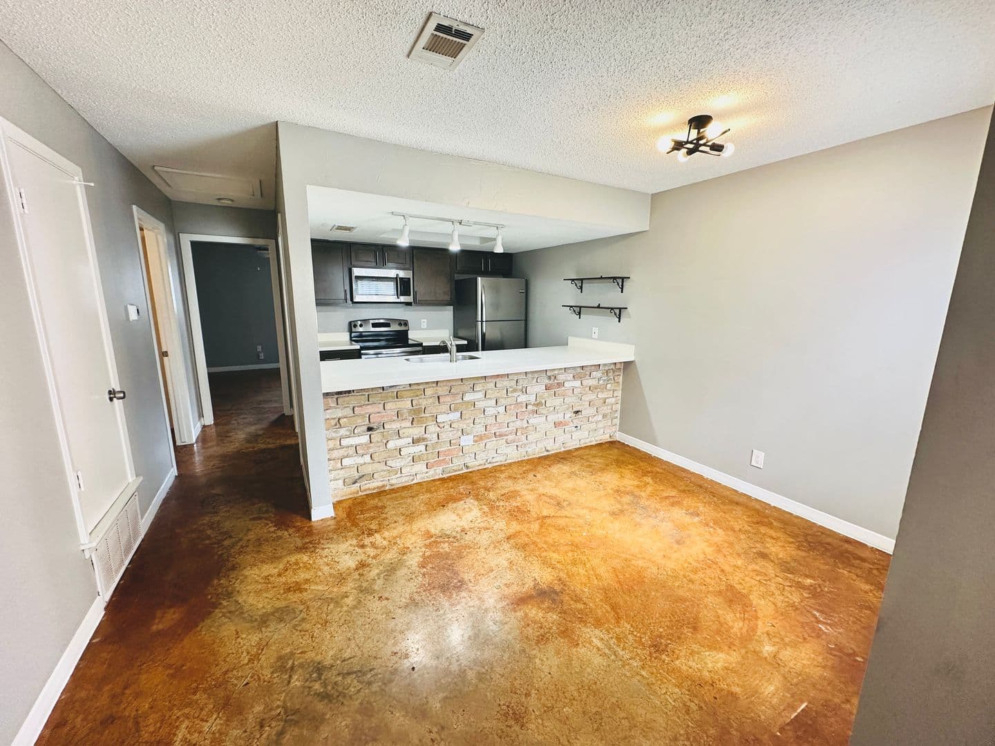 Austin Apartment: Willowrun Dr