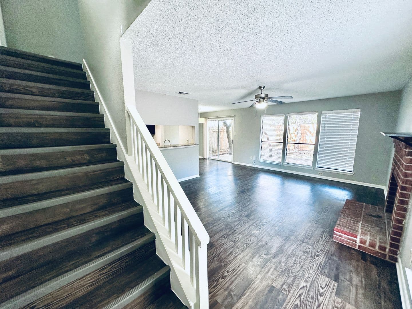 Austin Multiplex: 2612 Gwendolyn Ln