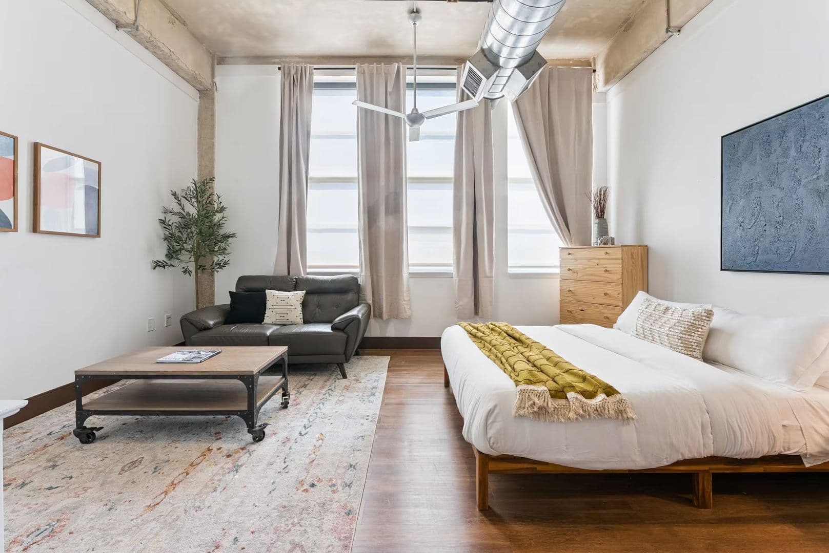 Dallas Apartment: 1403 Corinth Street # 305