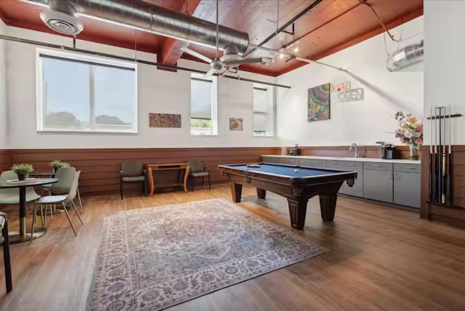 Dallas Apartment: 1403 Corinth Street #106