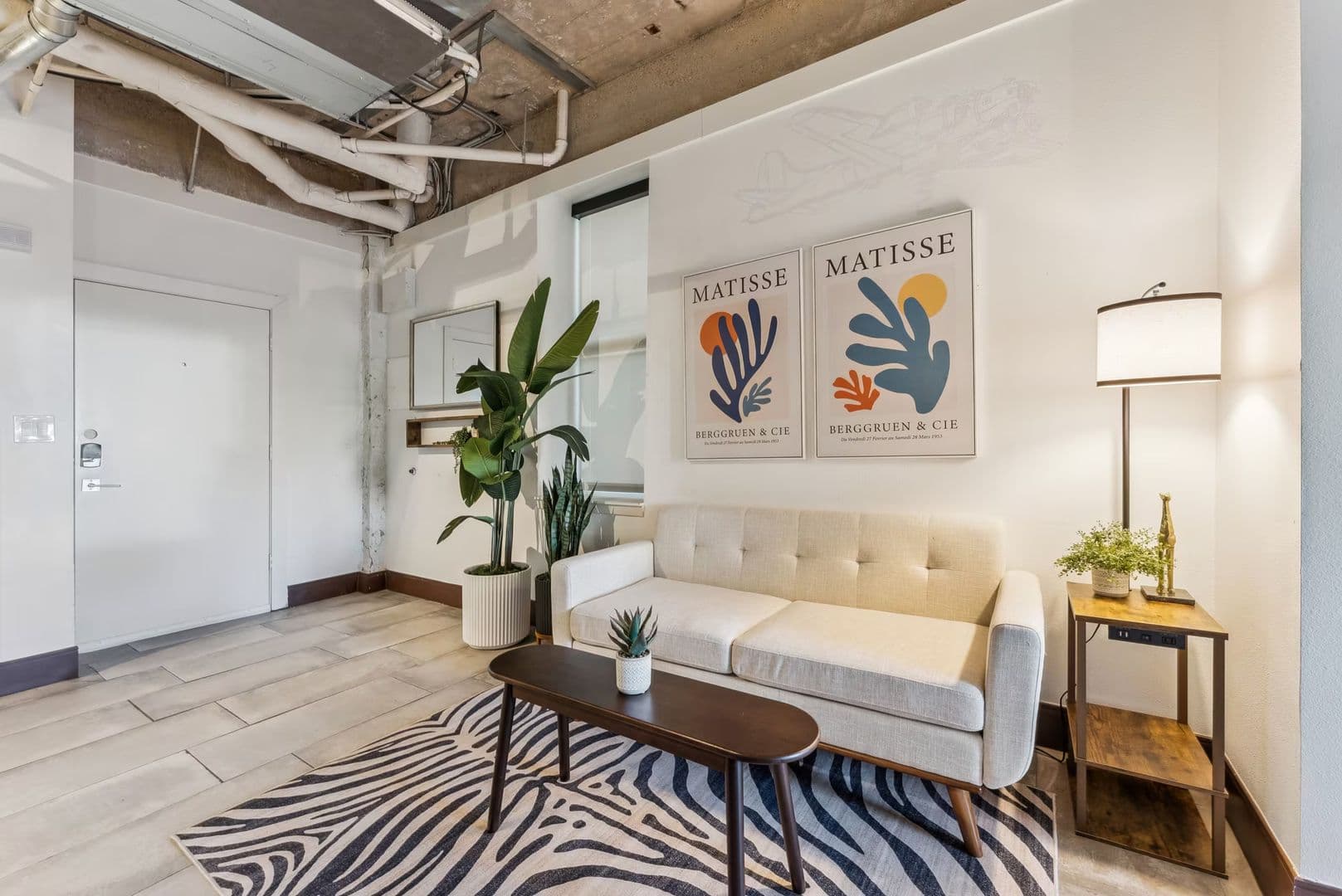 Dallas Apartment: 1403 Corinth Street # 210