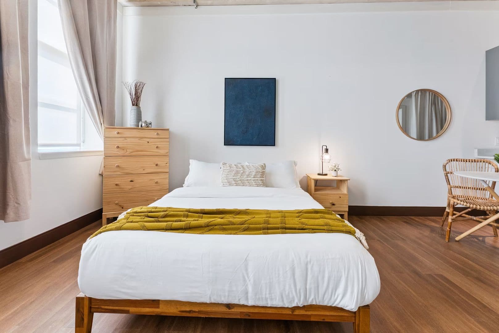 Dallas Apartment: 1403 Corinth Street # 305