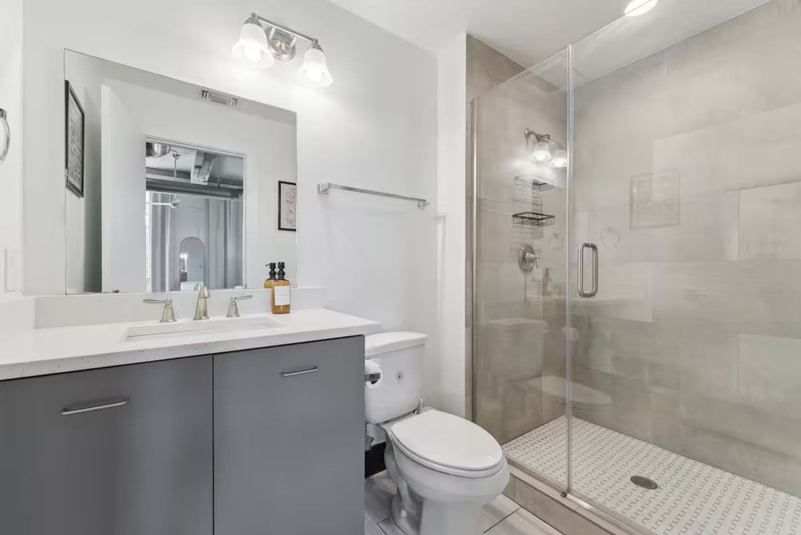 Dallas Apartment: 1403 Corinth Street #106