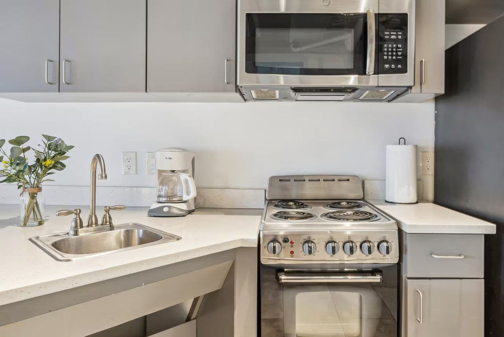 Dallas Apartment: 1403 Corinth Street # 210