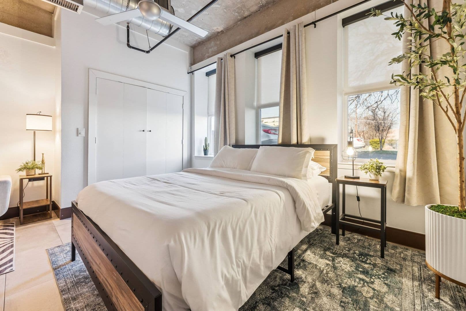 Dallas Apartment: 1403 Corinth Street # 210