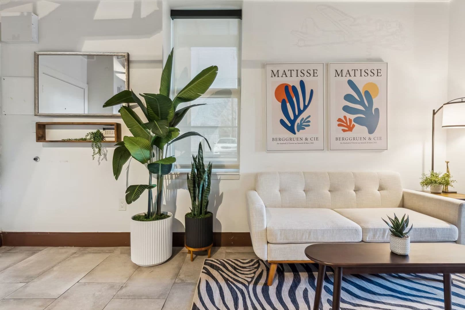 Dallas Apartment: 1403 Corinth Street # 210