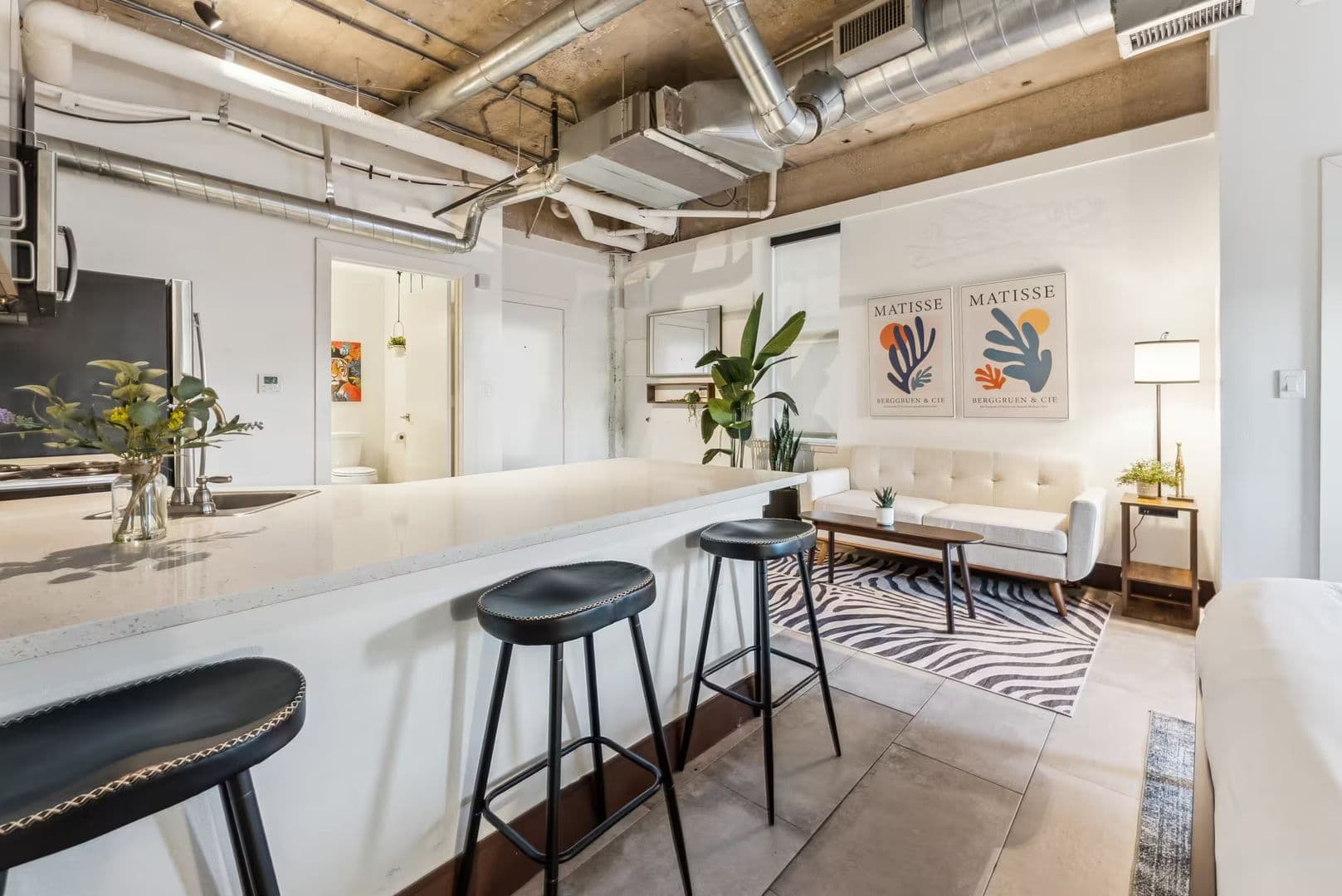 Dallas Apartment: 1403 Corinth Street # 210