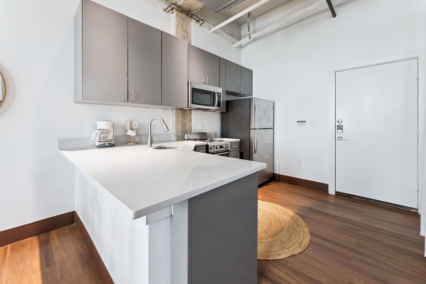 Dallas Apartment: 1403 Corinth Street # 305