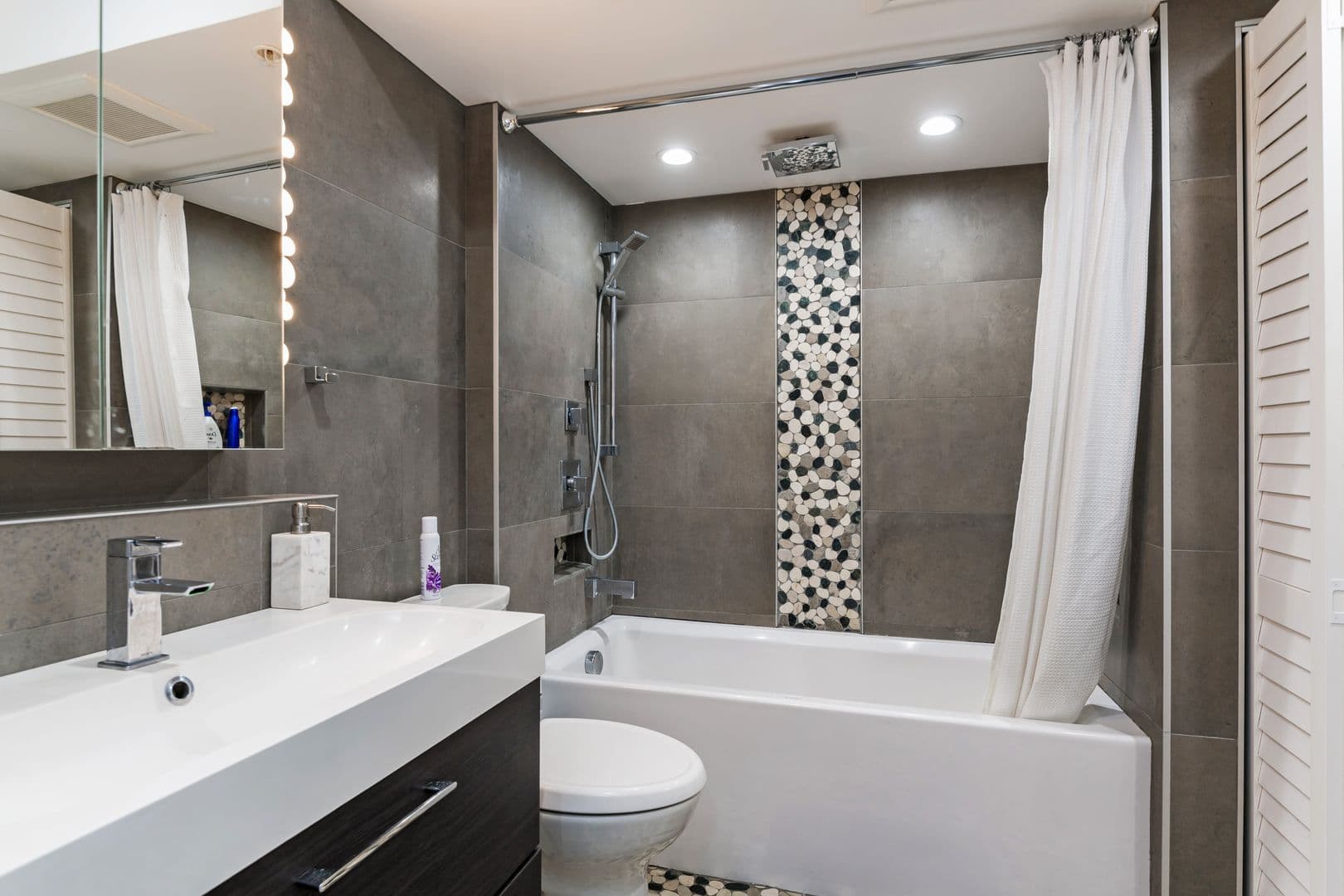 San Diego Condo: 1944 State St Unit 6