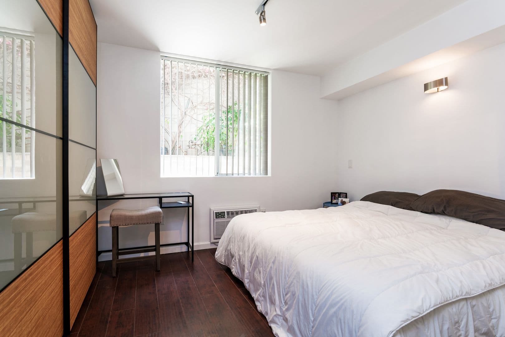 San Diego Condo: 1944 State St Unit 6