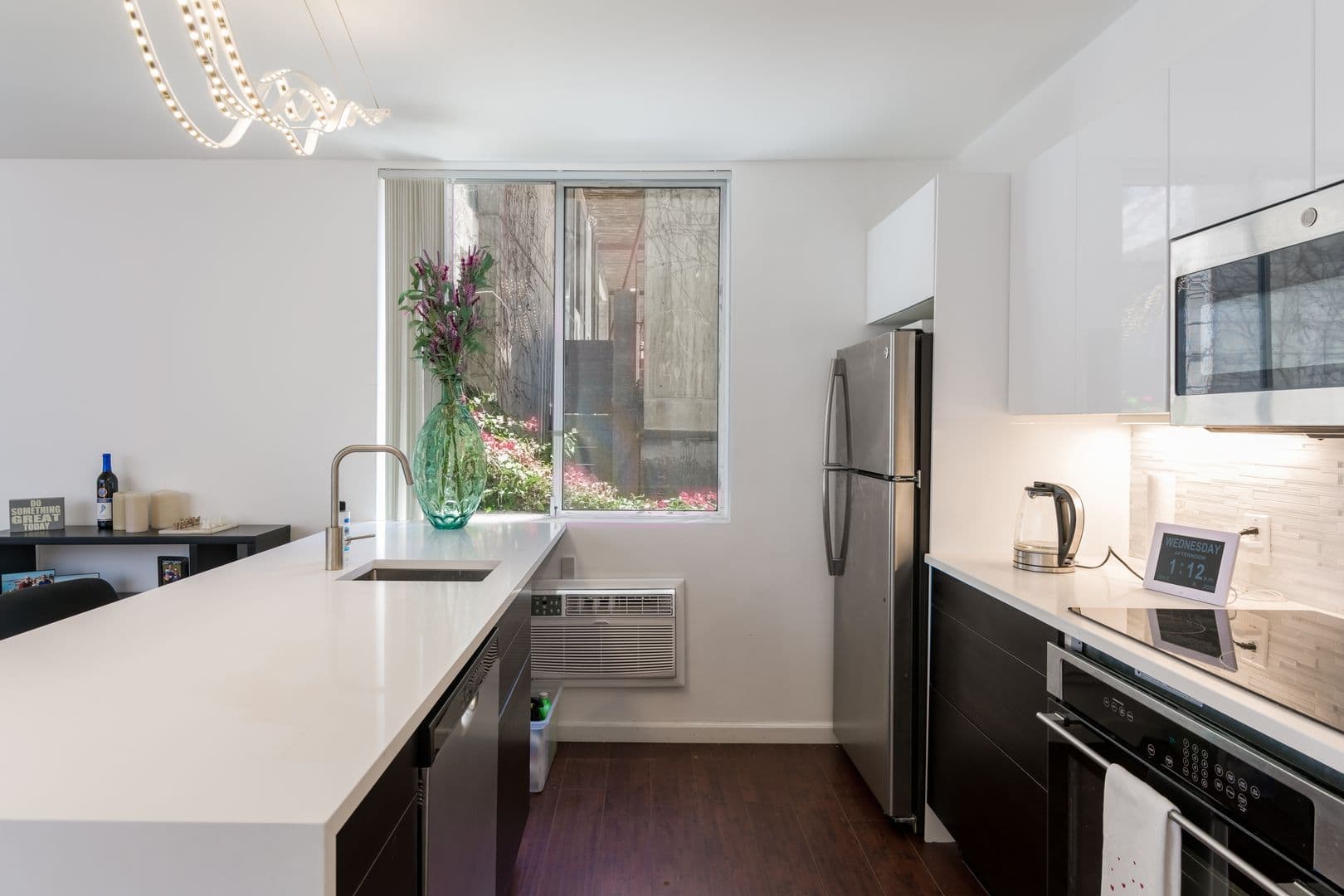 San Diego Condo: 1944 State St Unit 6