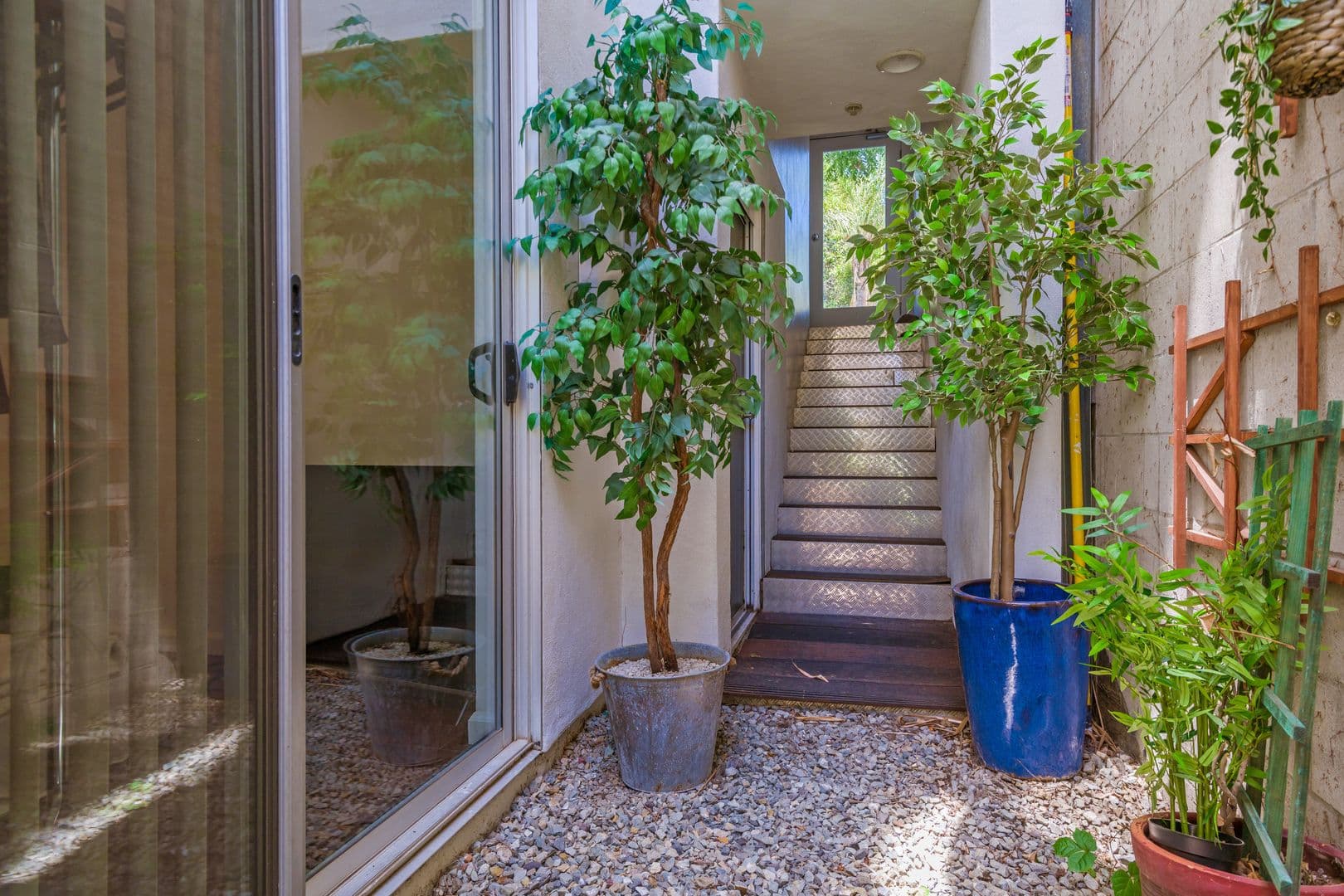 San Diego Condo: 1944 State St Unit 6