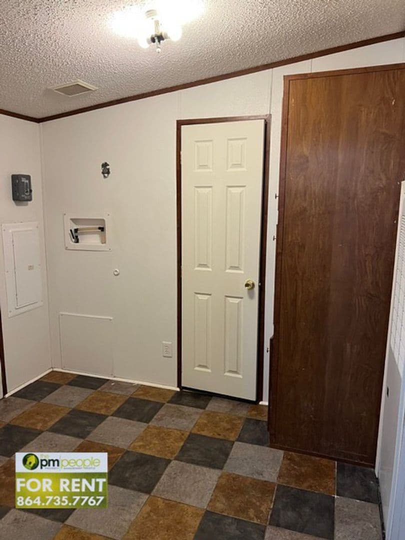 Easley House: 920 Prince Perry Rd.