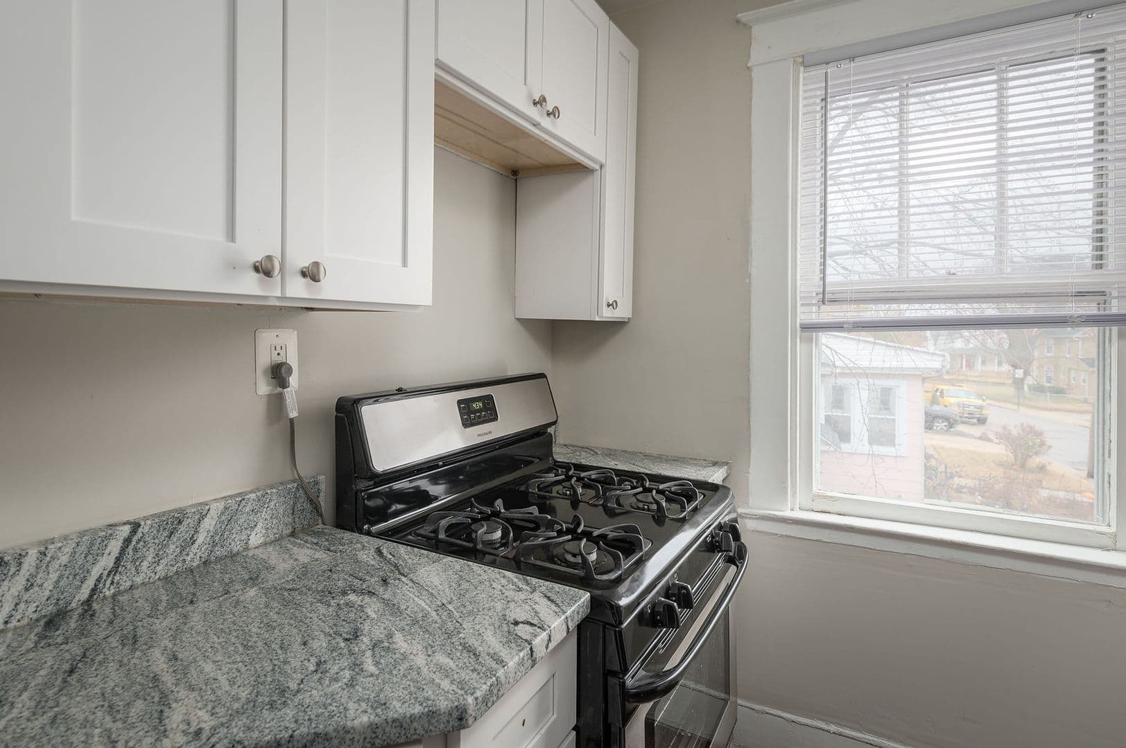 Baltimore Apartment: 3220 Bayonne Ave