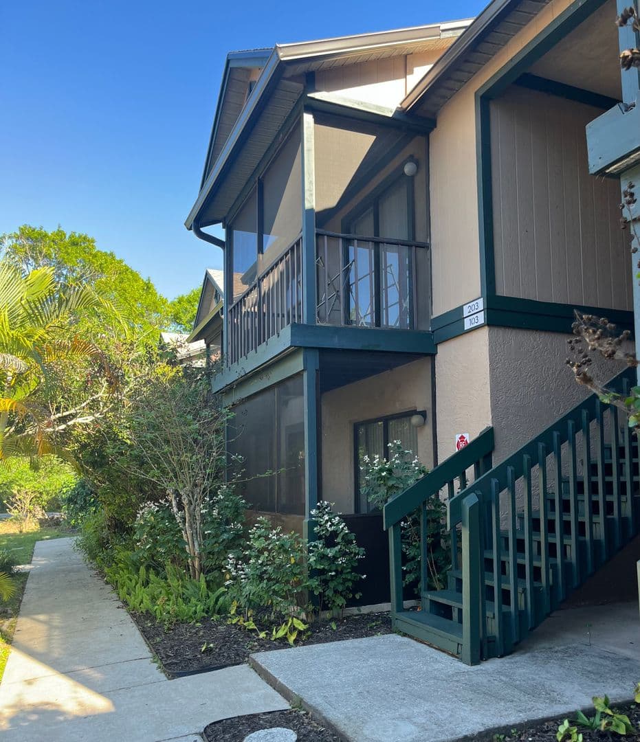 Palm Bay Apartment: 210 Thor Ave, SE