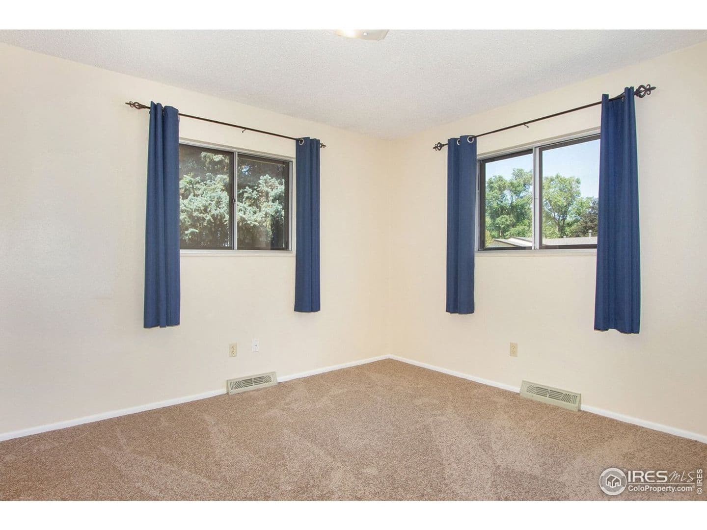Windsor House: 1010 Walnut St