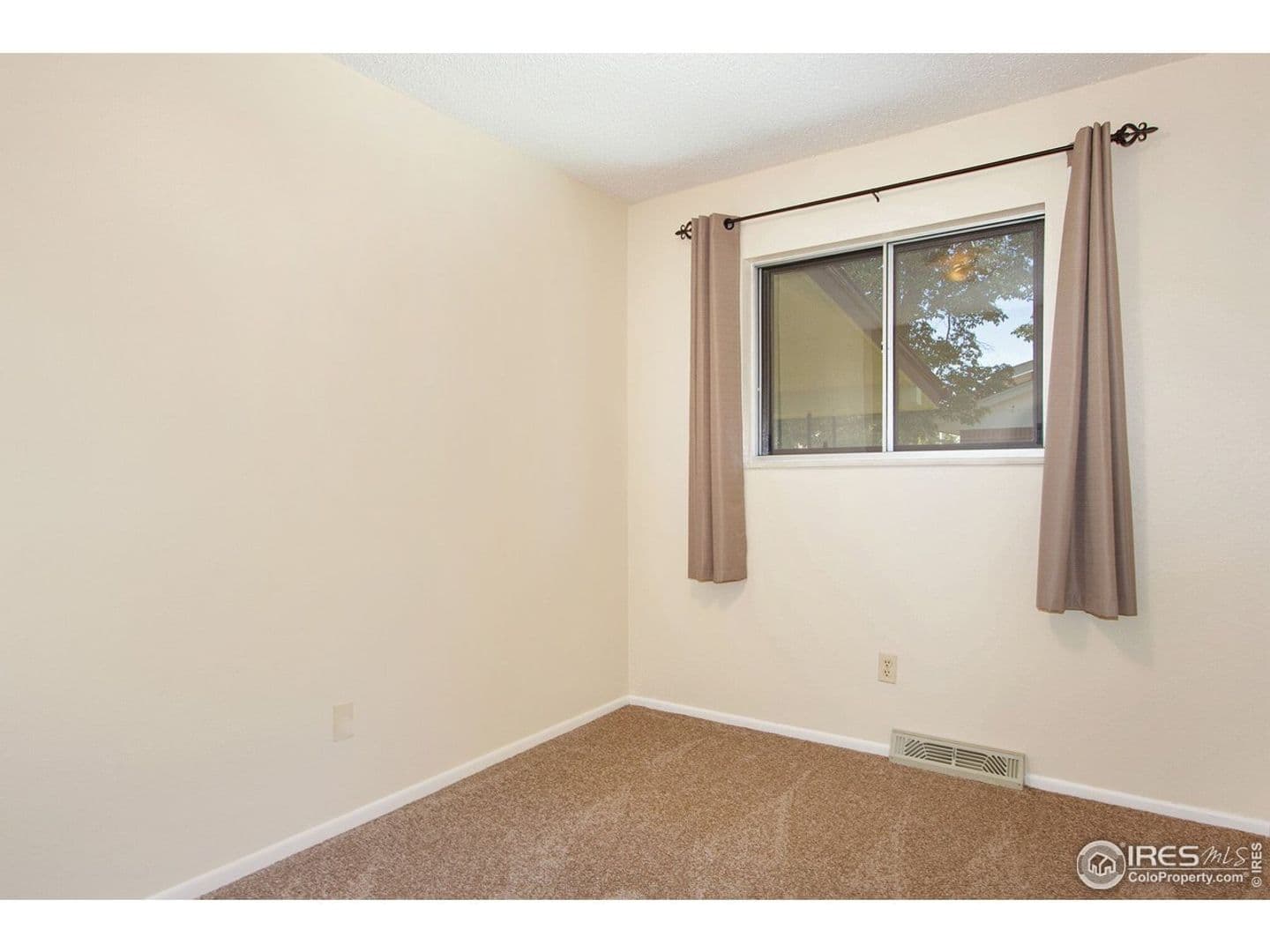 Windsor House: 1010 Walnut St