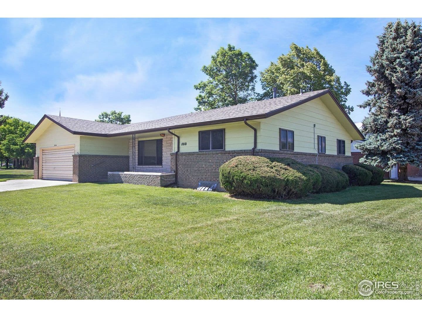 Windsor House: 1010 Walnut St