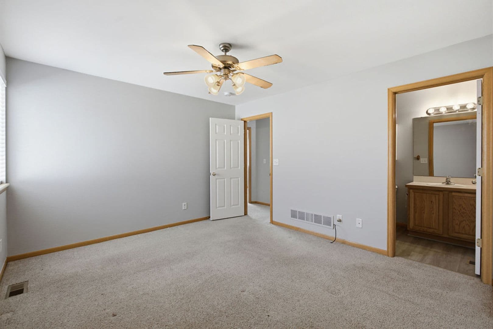 Wellington House: 7026 Mount Nimbus Street