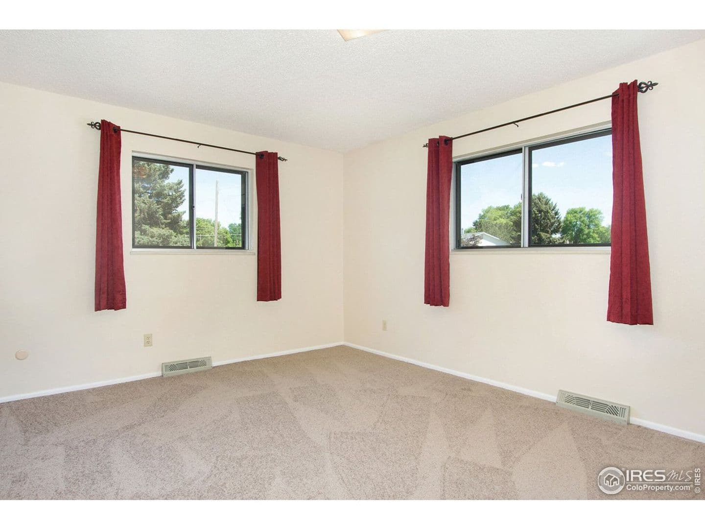 Windsor House: 1010 Walnut St