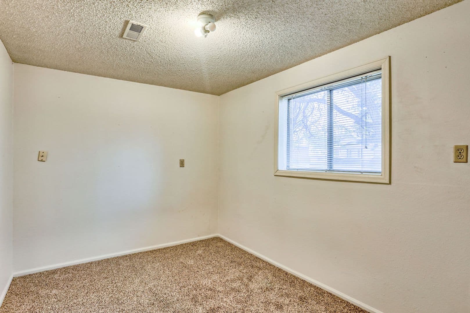 Fort Collins House: 836 Winchester Dr