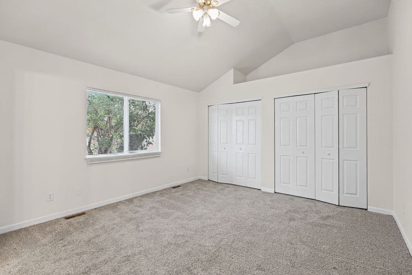Wellington House: 4128 Hayes Ave