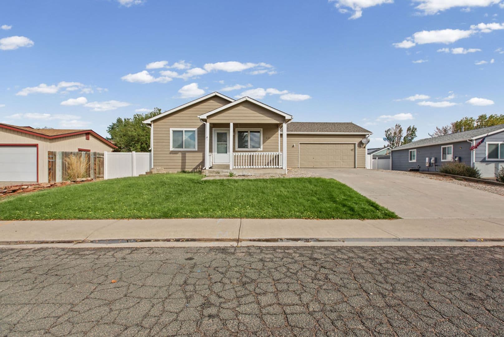 Wellington House: 4128 Hayes Ave