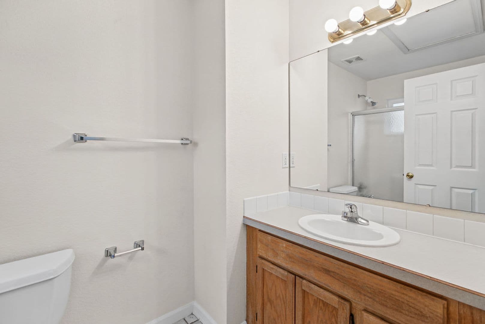 Wellington House: 4128 Hayes Ave