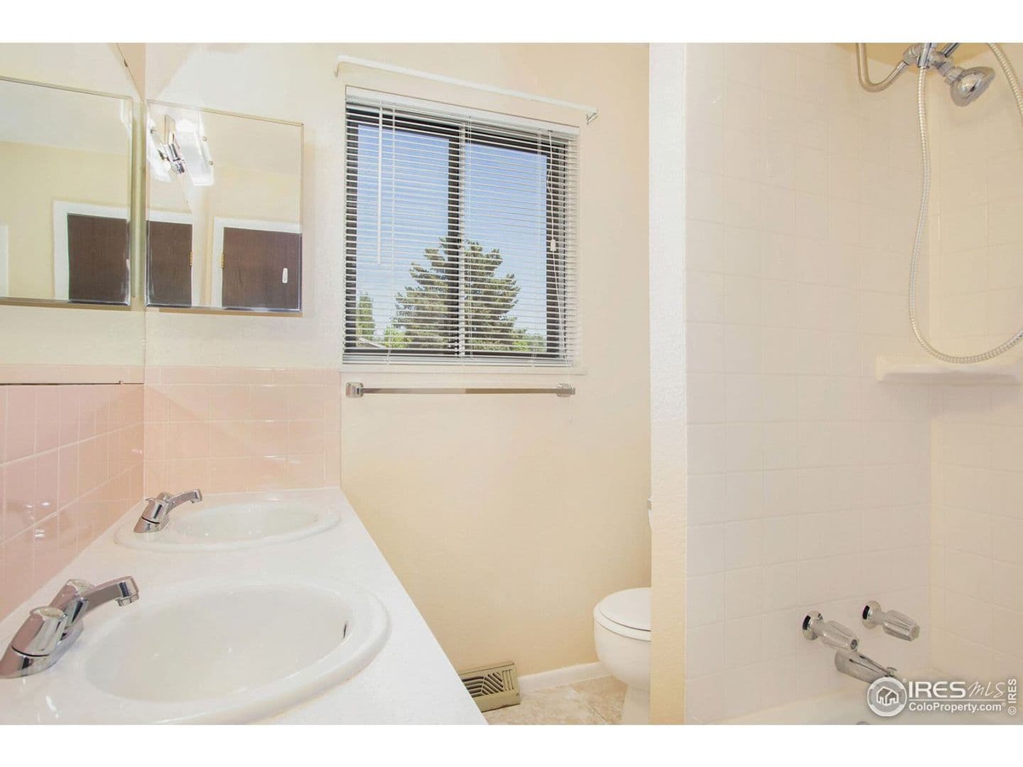 Windsor House: 1010 Walnut St