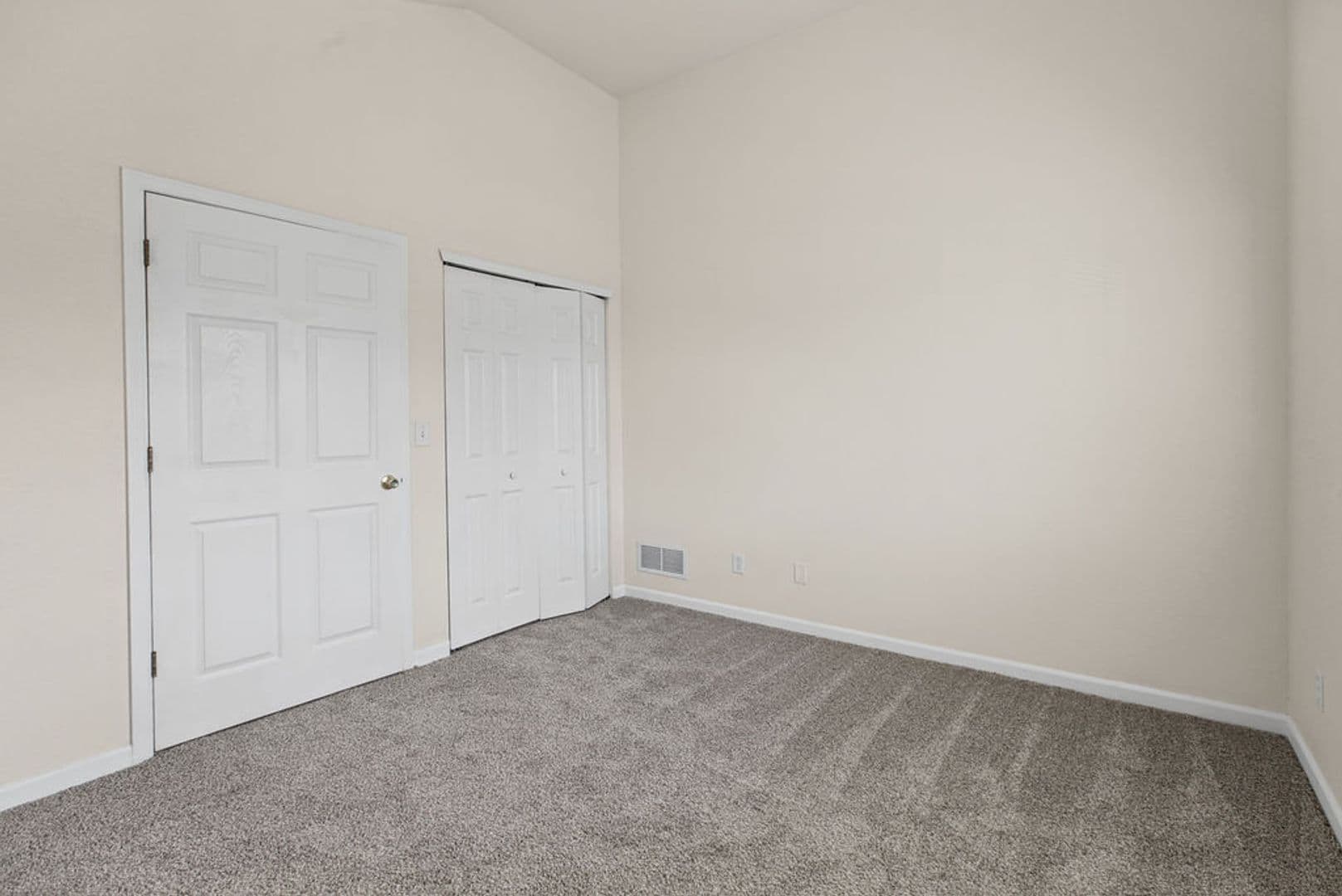 Wellington House: 4128 Hayes Ave