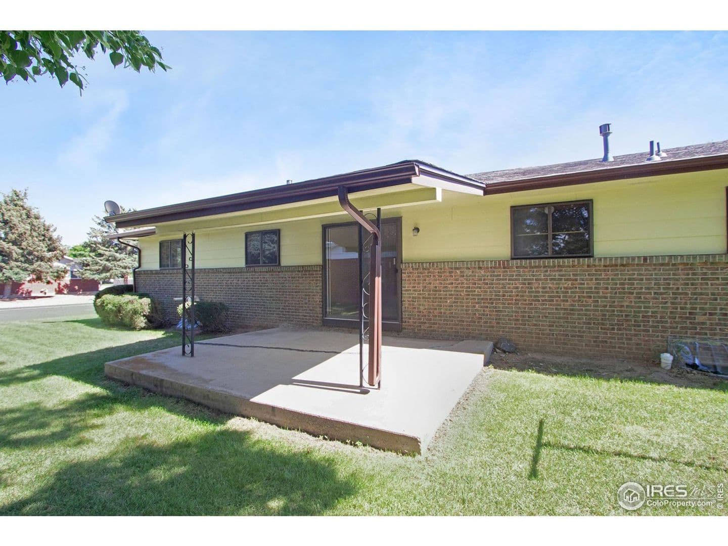 Windsor House: 1010 Walnut St