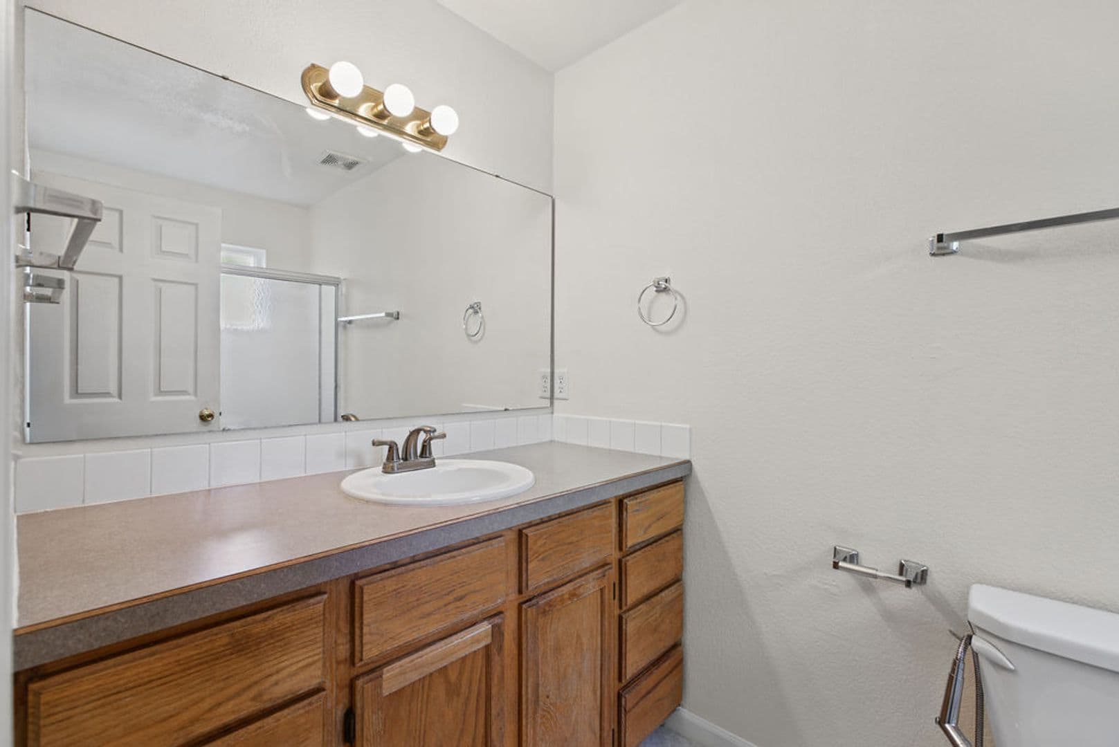 Wellington House: 4128 Hayes Ave