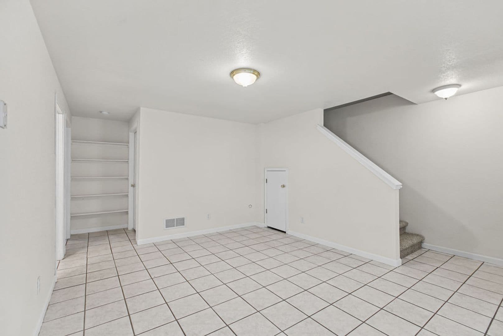 Wellington House: 4128 Hayes Ave