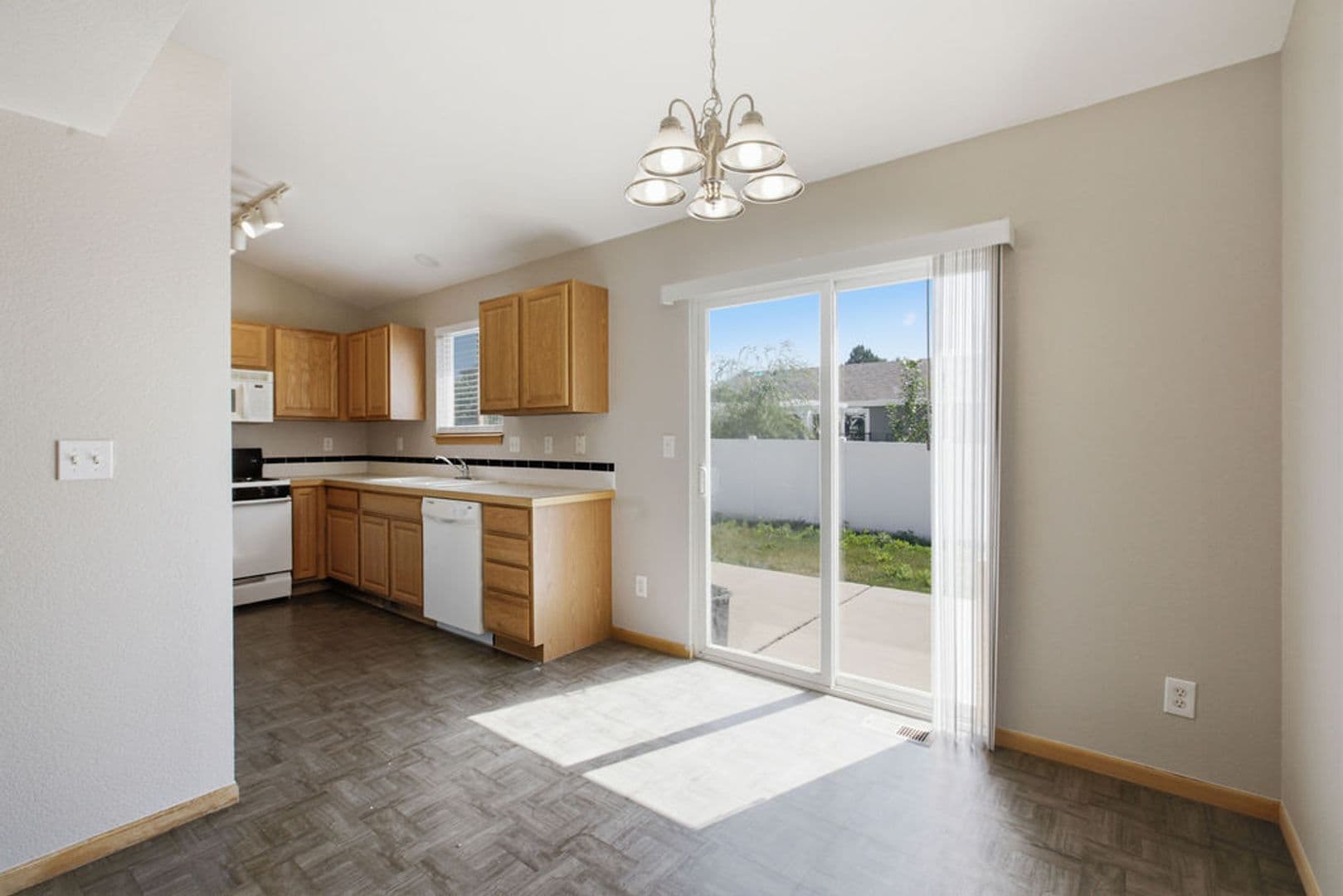 Wellington House: 7026 Mount Nimbus Street