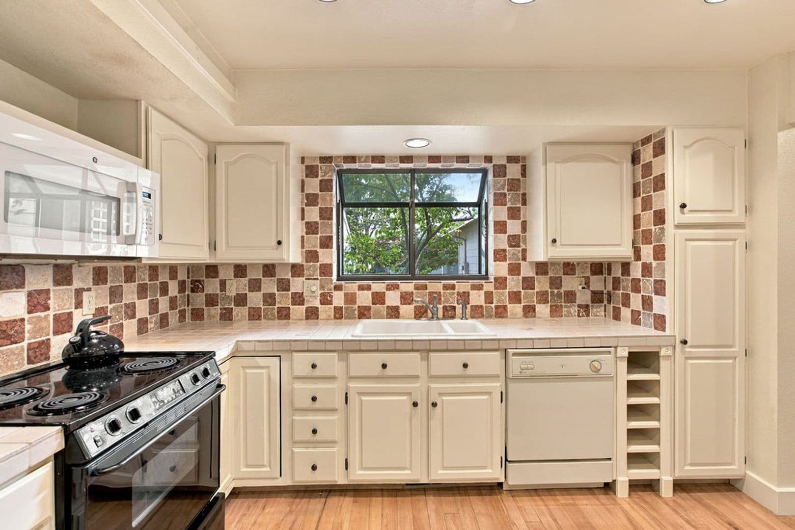 Fort Collins House: 1016 Sailors Reef