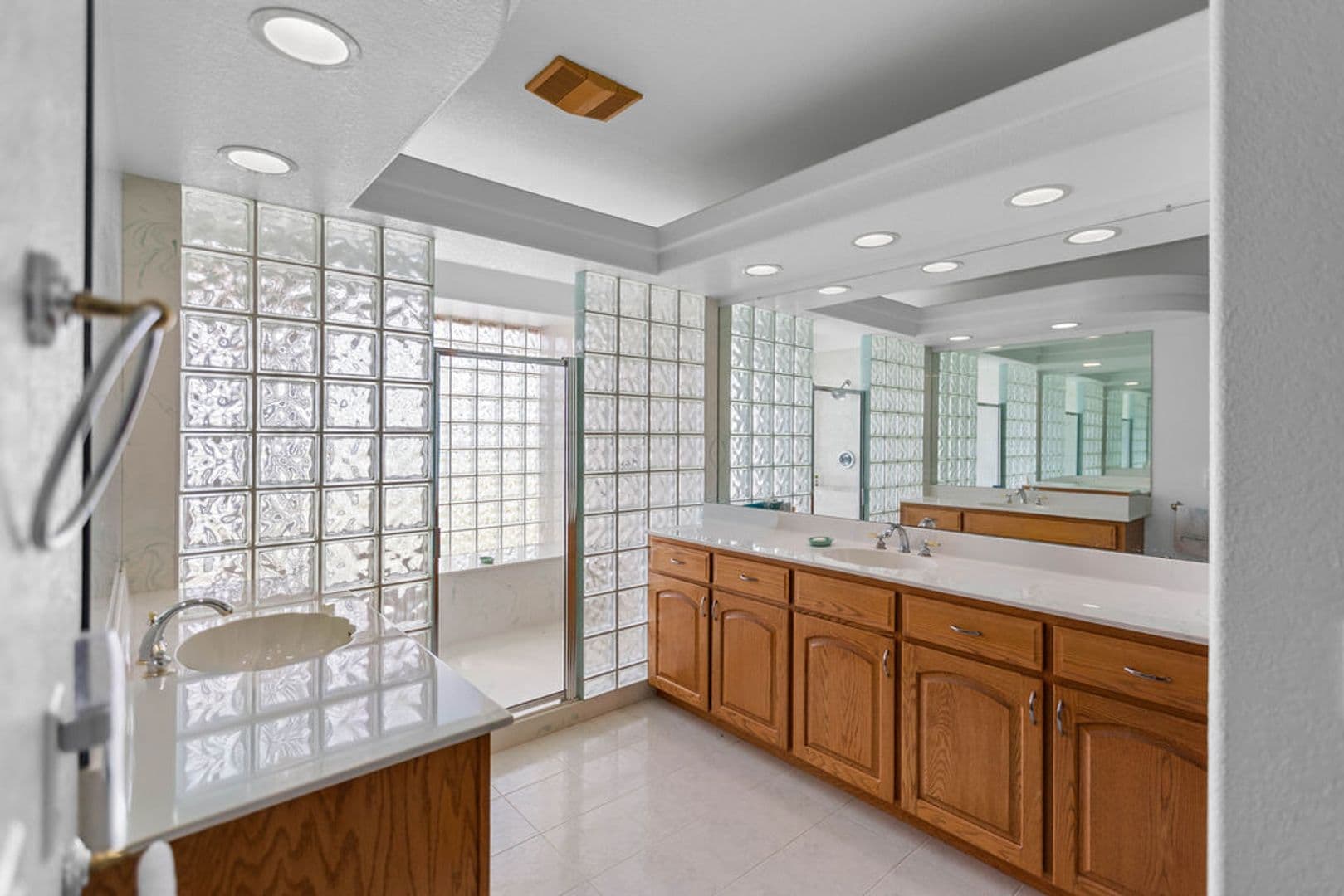 Loveland House: 3957 Valley Oak Drive