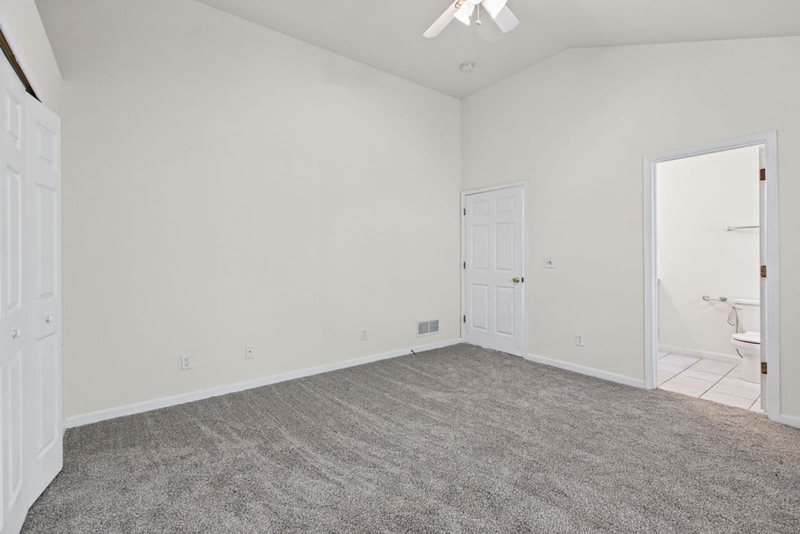 Wellington House: 4128 Hayes Ave