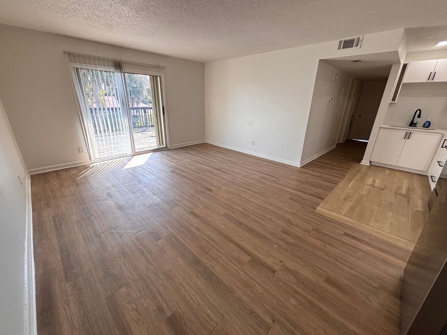 Jacksonville Beach Condo: 402 Lower 8th Ave South