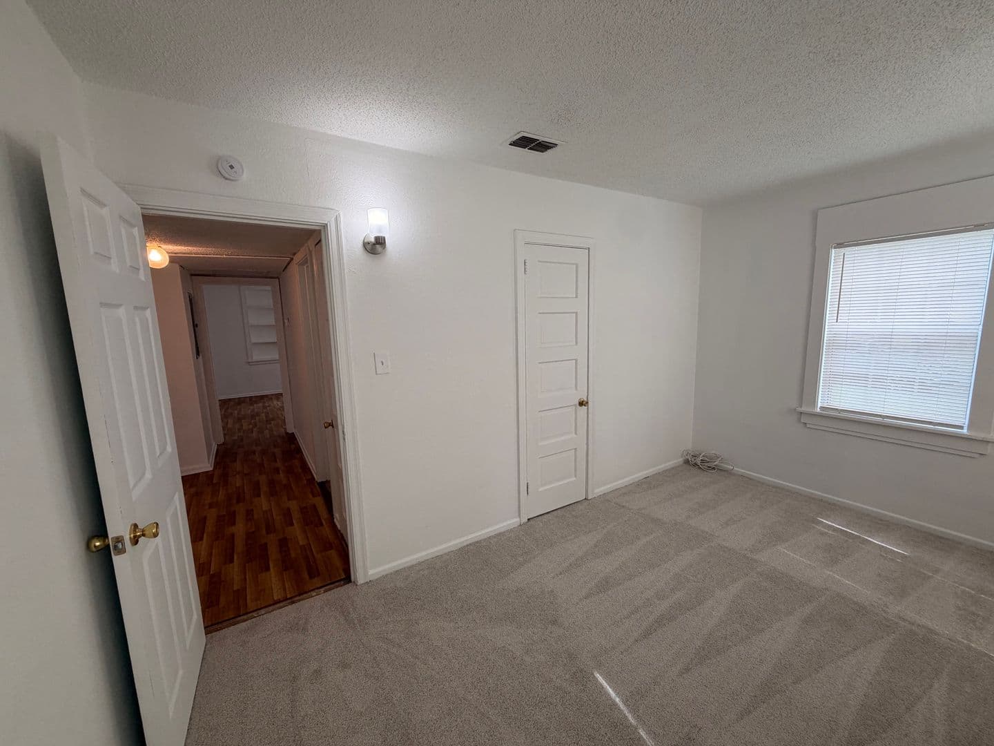 Jacksonville House: 8174 Paul Jones Dr