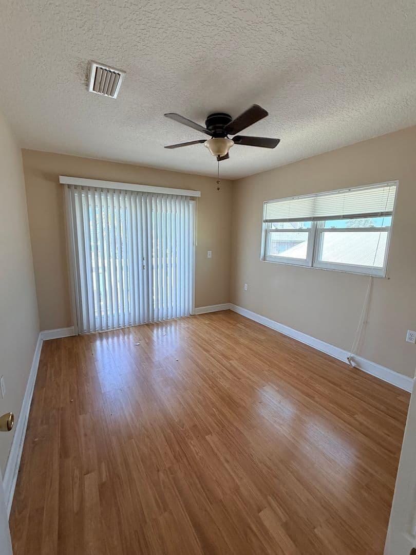 Fernandina Beach Apartment: 342 Tarpon Ave