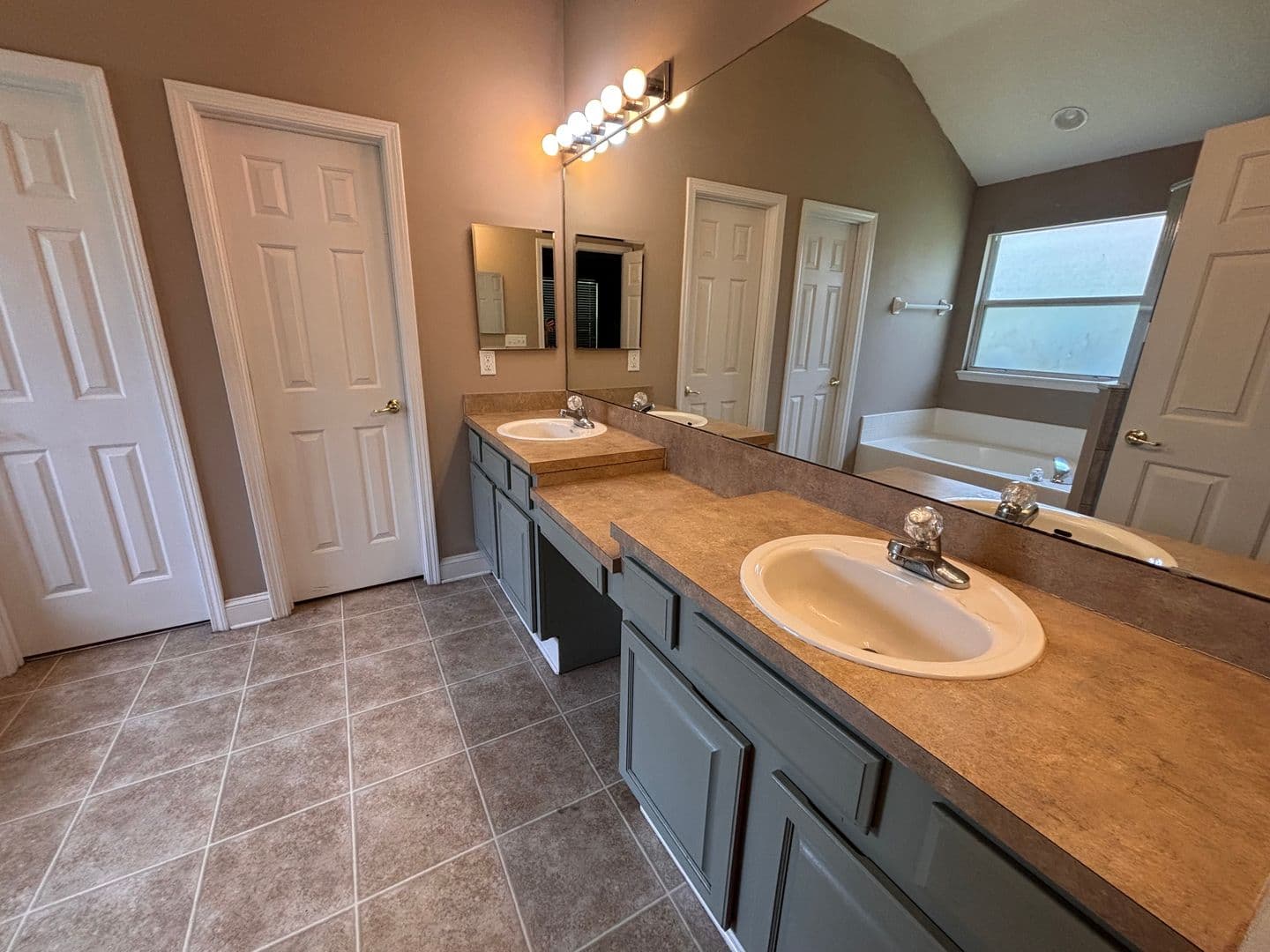 Jacksonville House: 14160 Fish Eagle Dr E