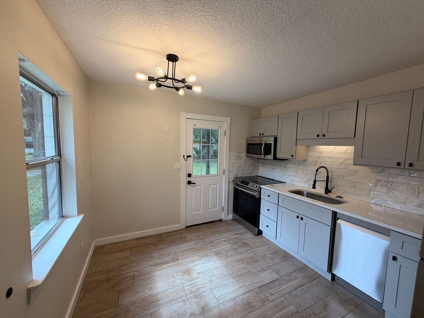 Atlantic Beach Apartment: 1700 Main St