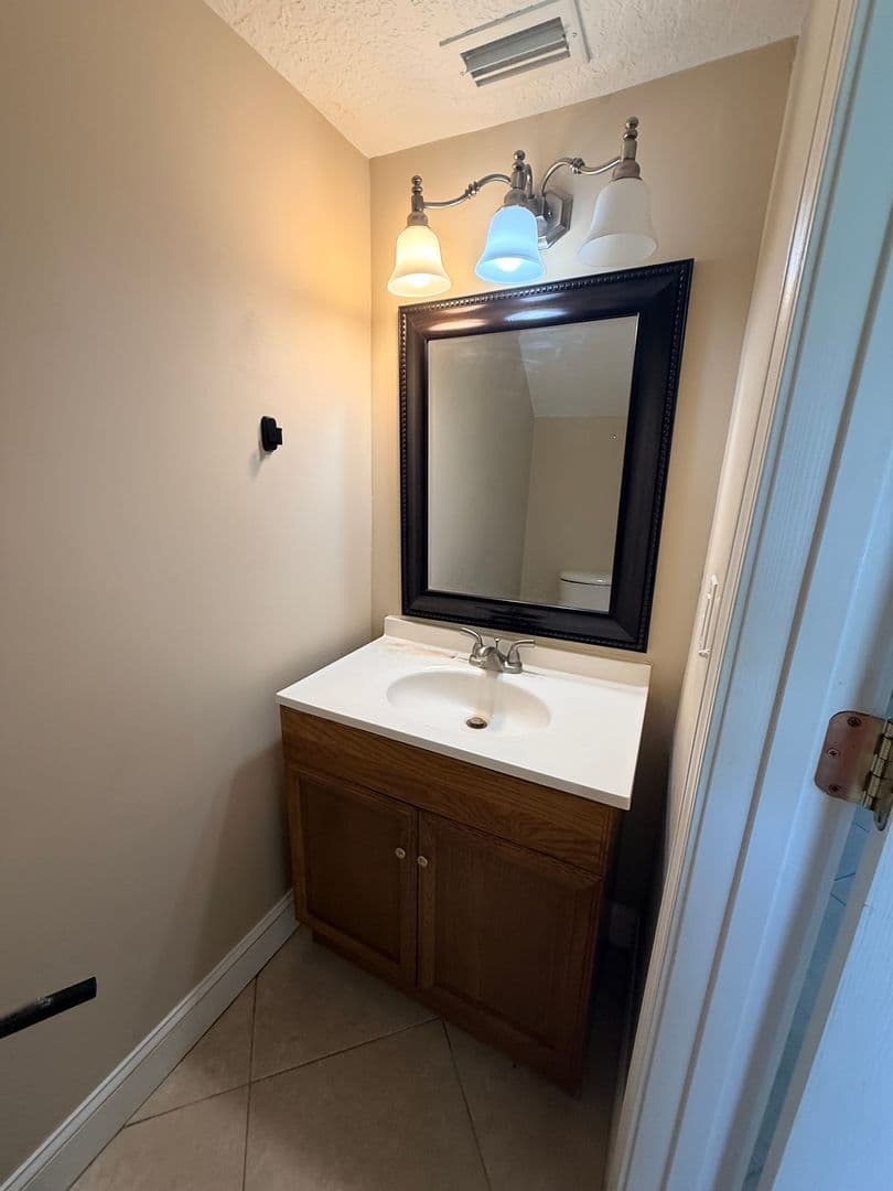 Fernandina Beach Apartment: 342 Tarpon Ave